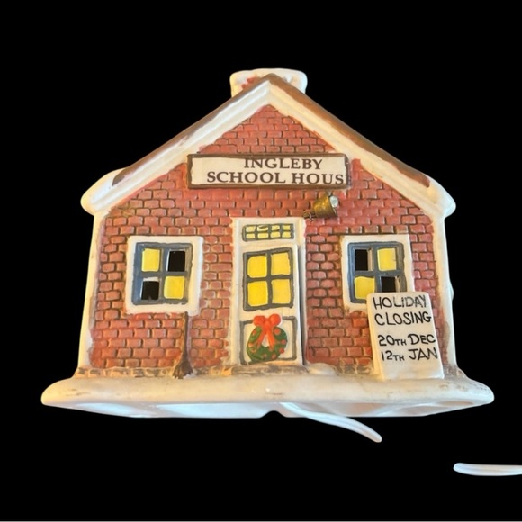 Vintage American Greetings Ingleby Village School House in Box Christmas 1990’s - Picture 12 of 15